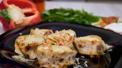 Быстрая мини-пицца из лаваша на сковороде - шаг 9