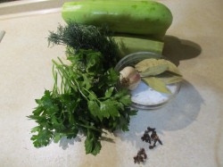 Быстрые малосольные кабачки - шаг 1