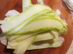 Быстрые малосольные кабачки - шаг 8