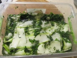 Быстрые малосольные кабачки - шаг 10