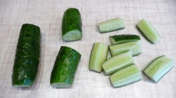 Быстрые маринованные огурцы в пакете - шаг 2 Быстрые маринованные огурцы в пакете - шаг 2