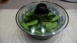 Быстрые маринованные огурцы в пакете - шаг 8 Быстрые маринованные огурцы в пакете - шаг 8