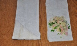 Быстрые пирожки из лаваша с сыром и ветчиной - шаг 3