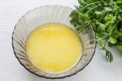 Быстрый пирог с рыбными консервами - шаг 2