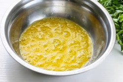 Быстрый пирог с рыбными консервами - шаг 3