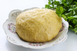 Быстрый пирог с рыбными консервами - шаг 5