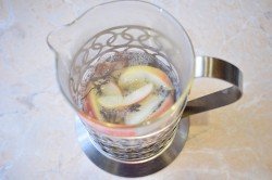 Чай с яблоками и корицей - шаг 6 Чай с яблоками и корицей - шаг 6