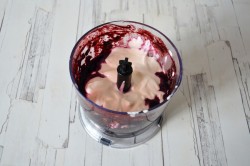 Черничное мороженое на сметане - шаг 3 Черничное мороженое на сметане - шаг 3