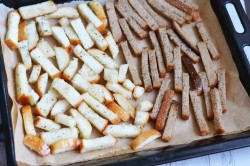 Чесночные сухарики с чесноком - шаг 10 Чесночные сухарики с чесноком - шаг 10