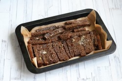 Чесночные сухарики с чесноком - шаг 12 Чесночные сухарики с чесноком - шаг 12