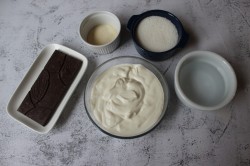 Десерт Птичье молоко из сметаны с желатином - шаг 1