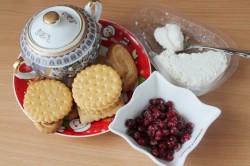 Творожный десерт без выпечки и без желатина с печеньем - шаг 1