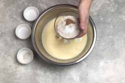 Диетическая шарлотка ПП с яблоками и творогом без сахара - шаг 4 Диетическая шарлотка ПП с яблоками и творогом без сахара - шаг 4