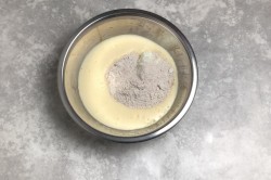 Диетическая шарлотка ПП с яблоками и творогом без сахара - шаг 5 Диетическая шарлотка ПП с яблоками и творогом без сахара - шаг 5