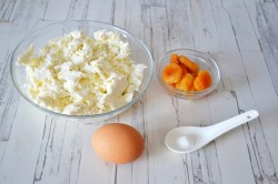 Диетические сырники в духовке без муки и сахара - шаг 1 Диетические сырники в духовке без муки и сахара - шаг 1