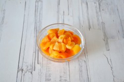 Диетические сырники в духовке без муки и сахара - шаг 2 Диетические сырники в духовке без муки и сахара - шаг 2