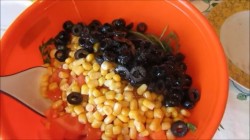 Диетический салат с тунцом и овощами - шаг 3