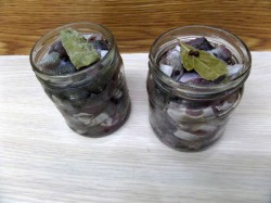 Домашнее консервирование рыбы на зиму - шаг 5