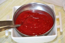 Домашнее мороженое с малиновым соусом - шаг 13