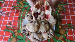 Домашнее ванильное печенье на сметане с вишней - шаг 7 Домашнее ванильное печенье на сметане с вишней - шаг 7