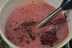 Домашнее вино из жмыха винограда - шаг 5 Домашнее вино из жмыха винограда - шаг 5