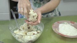 Ванильные сырники из творога с изюмом и манкой - шаг 11 Ванильные сырники из творога с изюмом и манкой - шаг 11