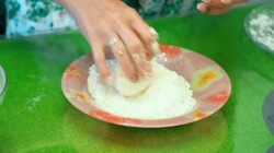 Ванильные сырники из творога с изюмом и манкой - шаг 12 Ванильные сырники из творога с изюмом и манкой - шаг 12