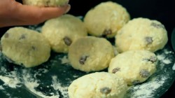 Ванильные сырники из творога с изюмом и манкой - шаг 13 Ванильные сырники из творога с изюмом и манкой - шаг 13