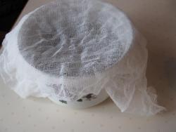 Домашний простой окрошечный квас с изюмом - шаг 6