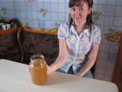 Домашний простой окрошечный квас с изюмом - шаг 8