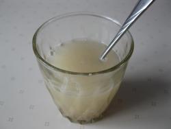 Домашний простой окрошечный квас с изюмом - шаг 4