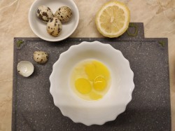 ДОМАШНИЙ МАЙОНЕЗ НА ПЕРЕПЕЛИНЫХ ЯЙЦАХ - шаг 2