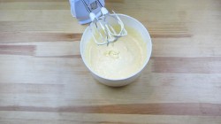 Торт с вишней на крахмале со сметанным кремом - шаг 3 Торт с вишней на крахмале со сметанным кремом - шаг 3