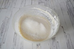 Домашний хлеб классический на опаре в духовке - шаг 7