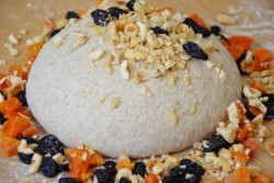 Домашний хлеб с сухофруктами и фундуком - шаг 8