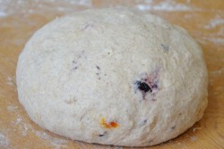 Домашний хлеб с сухофруктами и фундуком - шаг 9