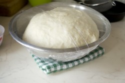 Домашний хот дог в дрожжевом тесте - шаг 6