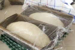 Домашний хот дог в дрожжевом тесте - шаг 8