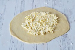 Домашние хачапури с сыром на кефире - шаг 13 Домашние хачапури с сыром на кефире - шаг 13