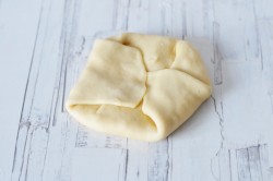 Домашние хачапури с сыром на кефире - шаг 14 Домашние хачапури с сыром на кефире - шаг 14