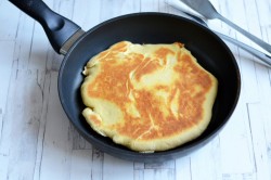 Домашние хачапури с сыром на кефире - шаг 16 Домашние хачапури с сыром на кефире - шаг 16