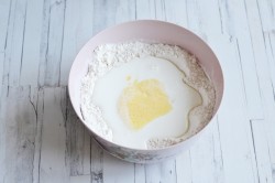 Домашние хачапури с сыром на кефире - шаг 5 Домашние хачапури с сыром на кефире - шаг 5