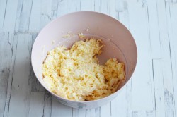 Домашние хачапури с сыром на кефире - шаг 10 Домашние хачапури с сыром на кефире - шаг 10