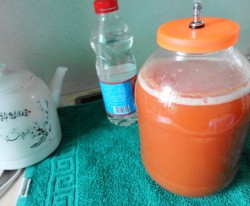 Домашняя бражка из варенья - шаг 10