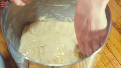 Дрожжевой пирог с абрикосами и джемом на кефире - шаг 10 Дрожжевой пирог с абрикосами и джемом на кефире - шаг 10