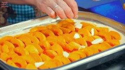 Дрожжевой пирог с абрикосами и джемом на кефире - шаг 19 Дрожжевой пирог с абрикосами и джемом на кефире - шаг 19