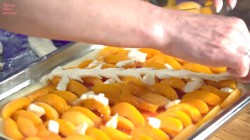 Дрожжевой пирог с абрикосами и джемом на кефире - шаг 22 Дрожжевой пирог с абрикосами и джемом на кефире - шаг 22