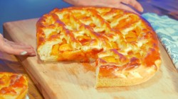 Дрожжевой пирог с абрикосами и джемом на кефире - шаг 24 Дрожжевой пирог с абрикосами и джемом на кефире - шаг 24