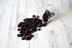 Дрожжевые оладьи на молоке с изюмом - шаг 8 Дрожжевые оладьи на молоке с изюмом - шаг 8