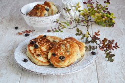 Дрожжевые оладьи на молоке с изюмом - шаг 12 Дрожжевые оладьи на молоке с изюмом - шаг 12